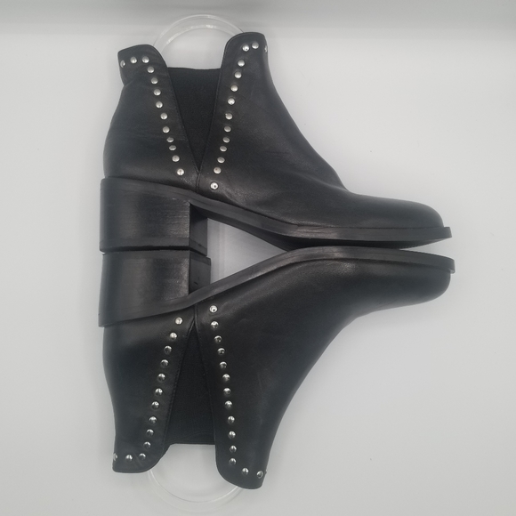 STEVE MADDEN CADE Black Leather Studded Pull On Bootie - Picture 5 of 10